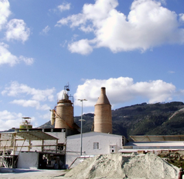 Panoramica dello stabilimento della Calcitalia Sud srl