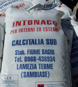Sacco di malta per intonaco della Calcitalia Sud srl
